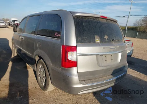 2016 Chrysler Town & Country Touring z USA, uszkodzony, nr VIN 2C4RC1BG4GR101377